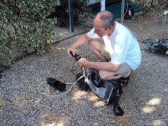 wie Kabel zum Aufladen des Notebooks...