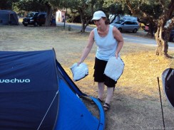 für den Herrn. 2 Kissen für jeden. Was für ein Luxus !