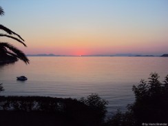 so, jetzt nach dem Sonnenuntergang und dem Hauptmenü folgt Fussball